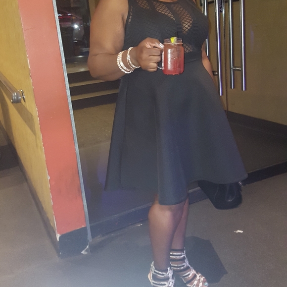 Fashion to Figure size 2X  Black - Picture 9 of 9